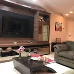 Apartamento Frente Ao Mar. Amplo E Confortavel.