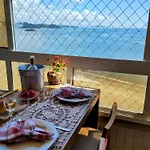 Apartamento Frente Ao Mar. Amplo E Confortavel.