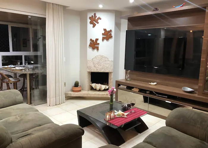 Apartamento Frente Ao Mar. Amplo E Confortavel.