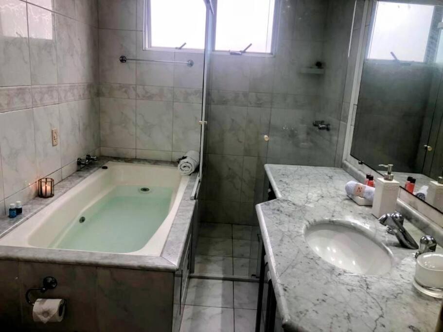 Frente Ao Mar. Amplo E Confortavel. * Balneario Camboriu