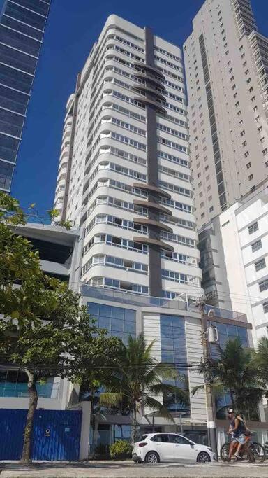 Frente Ao Mar. Amplo E Confortavel. Apartamento