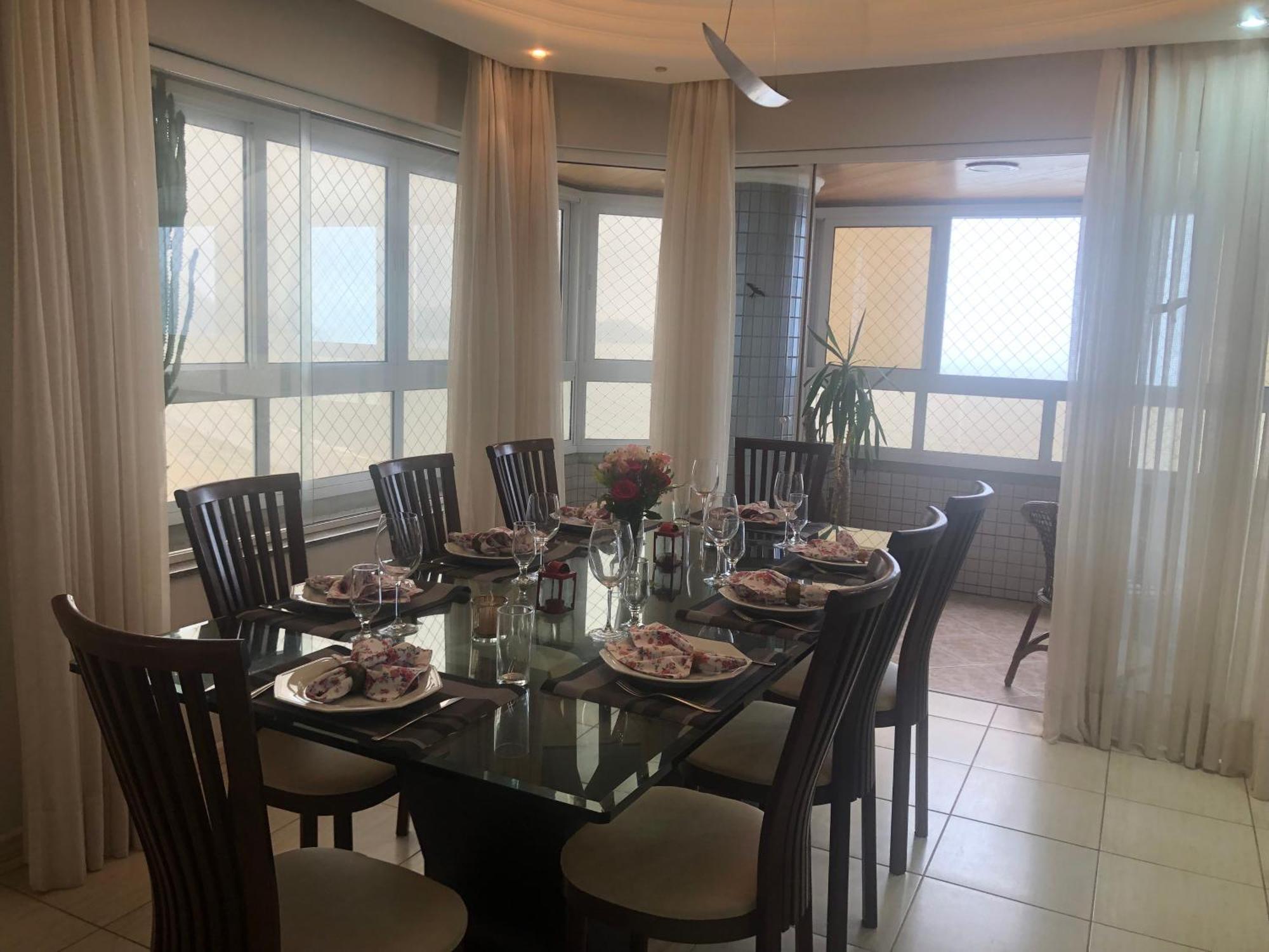 Apartamento Frente Ao Mar. Amplo E Confortavel. Balneario Camboriu